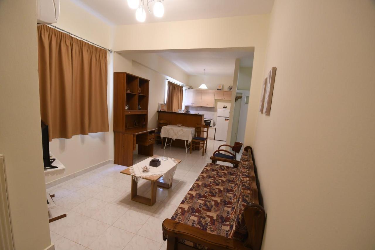 Mary'S Home Kalamata Exterior photo